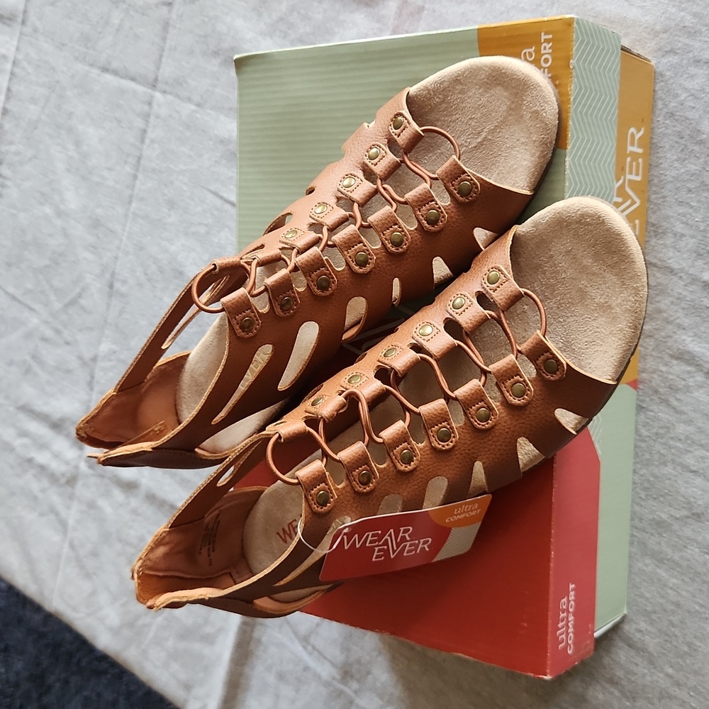 NWT Wear Ever Froda Shoes Size 9